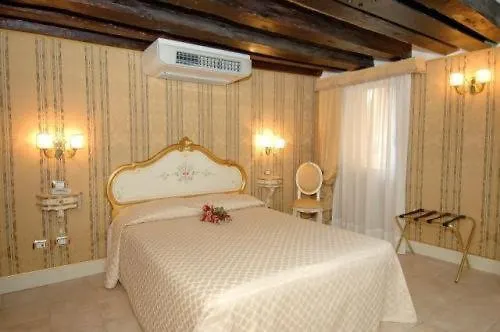 Hotel San Maurizio Венеция
